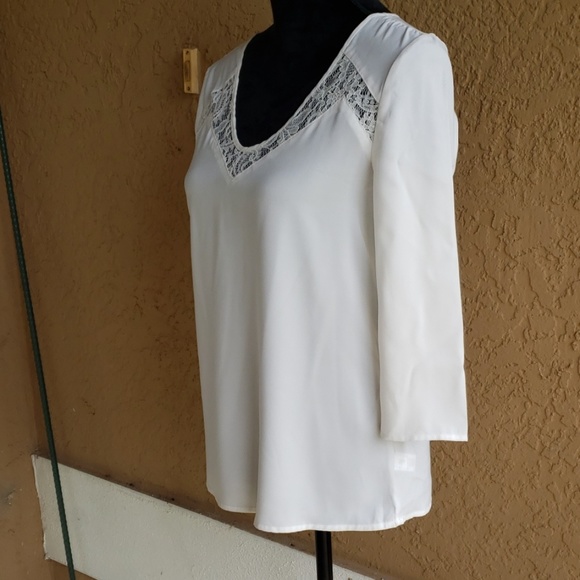 Express off white top. Ready to ship. - Picture 3 of 7